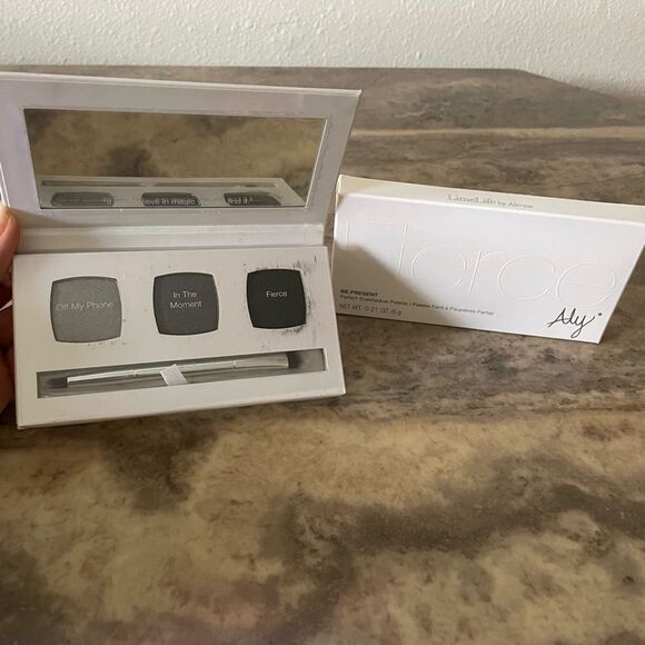 Limelife by Alcone Fierce Eyeshadow Palette new black glamour makeup - Picture 5 of 7